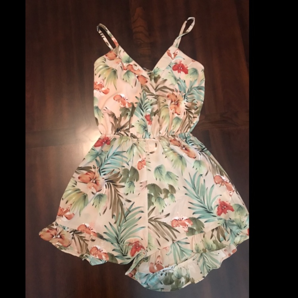 Revolve Floral romper size XS